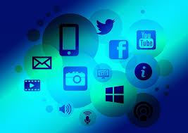 Komunicirajte s spletnimi uporabniki preko socialnih omrežij.